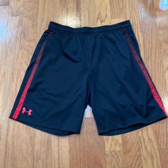 Under Armour Other - Under Armour Mens Shorts Size Xl loose Fit Red Black Pockets Heat Gear